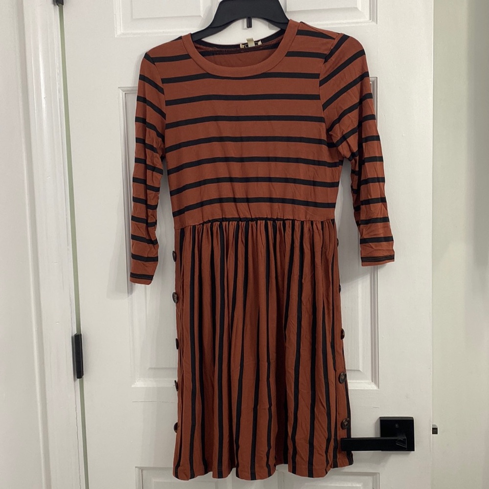 Woman’s Size S Dress